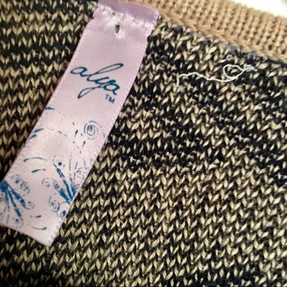 {Alga} Sleeveless Fringe Poncho / Shawl, Medium - Picture 5 of 7